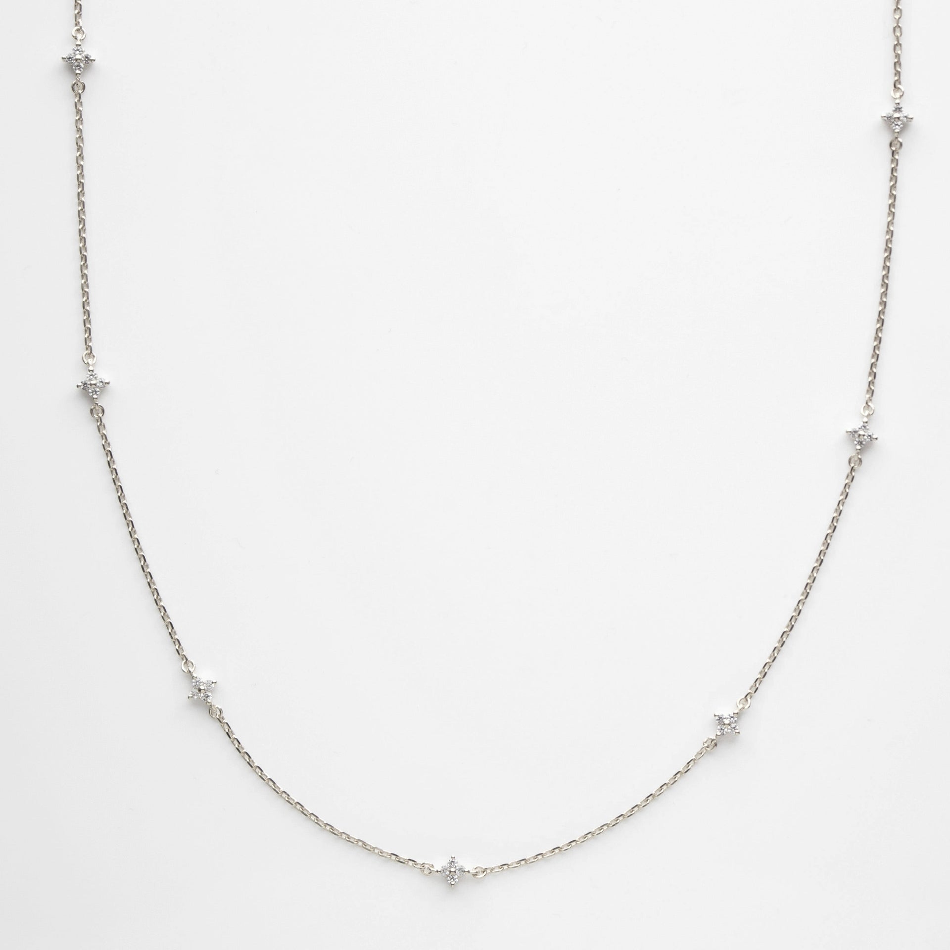 Dainty Flower Necklace