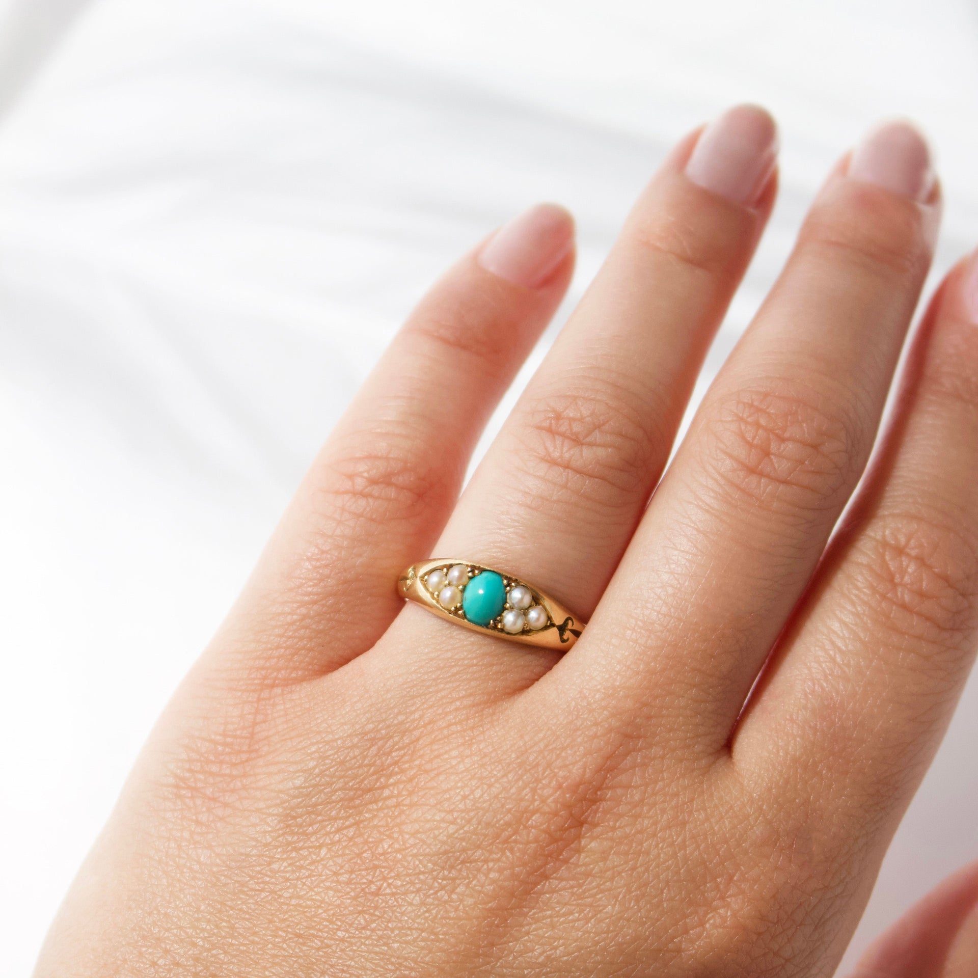 Vintage 18k Yellow Gold Turquoise and Pearl Ring