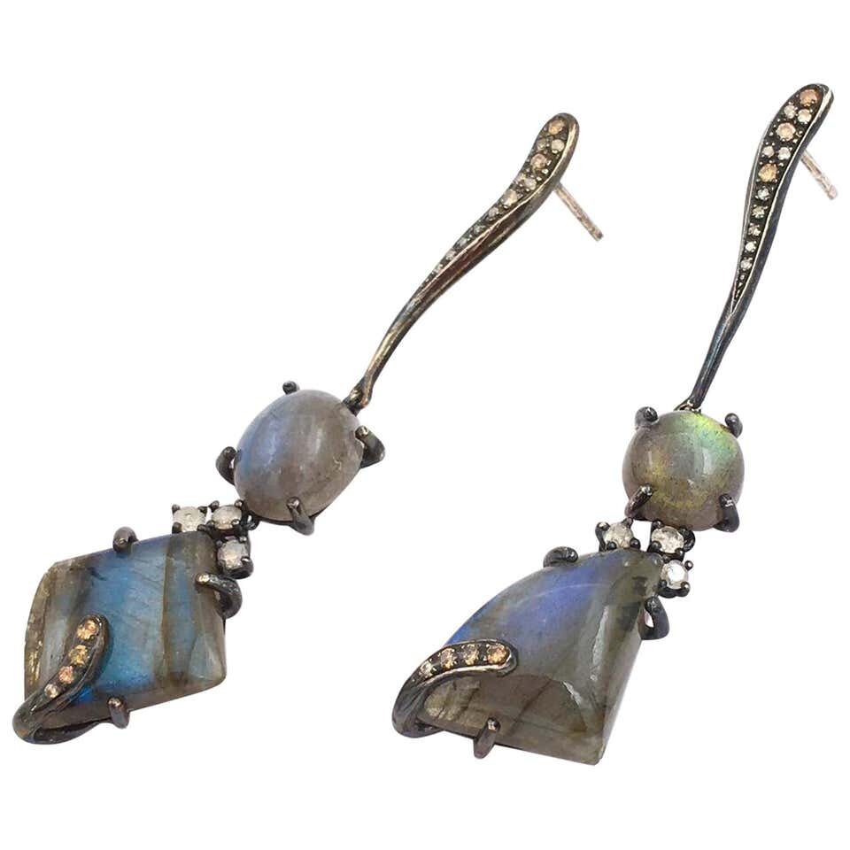 rock-earrings