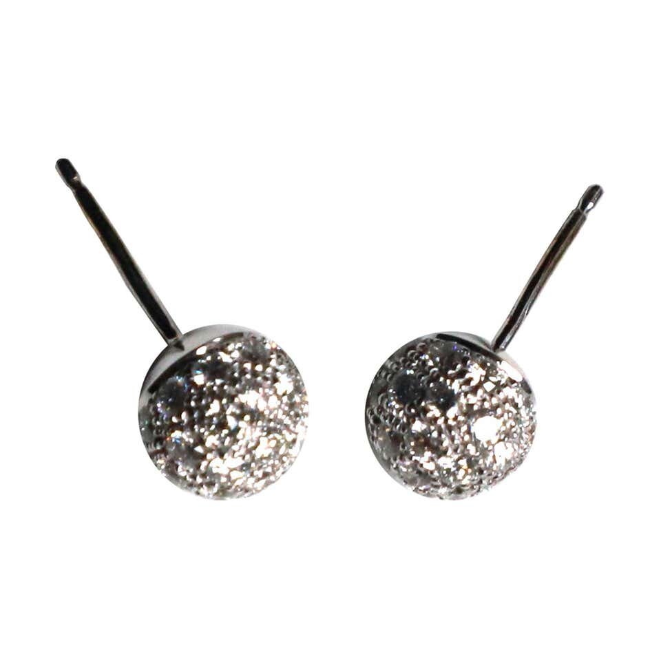diamond-round-stud-earrings