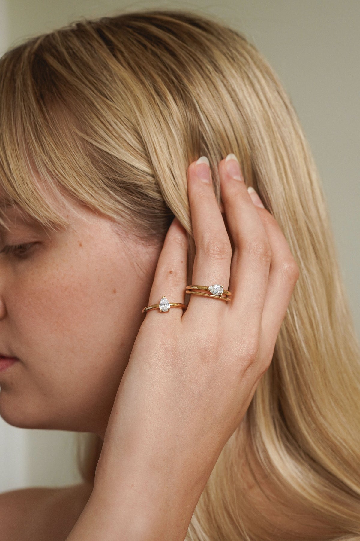 MOON SOLITAIRE POIRE V DIAMOND RING