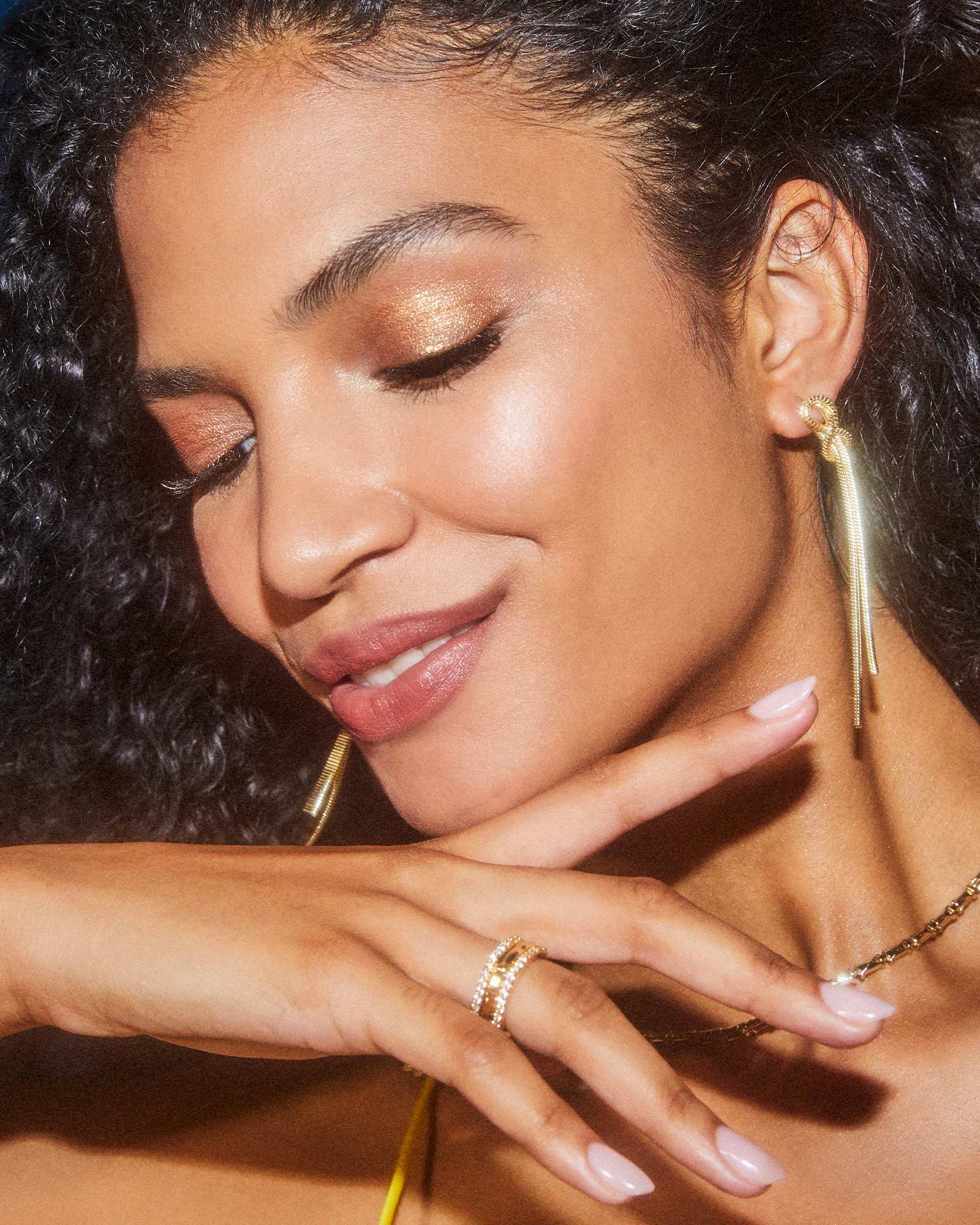 annie-linear-earrings-in-gold-swarovski