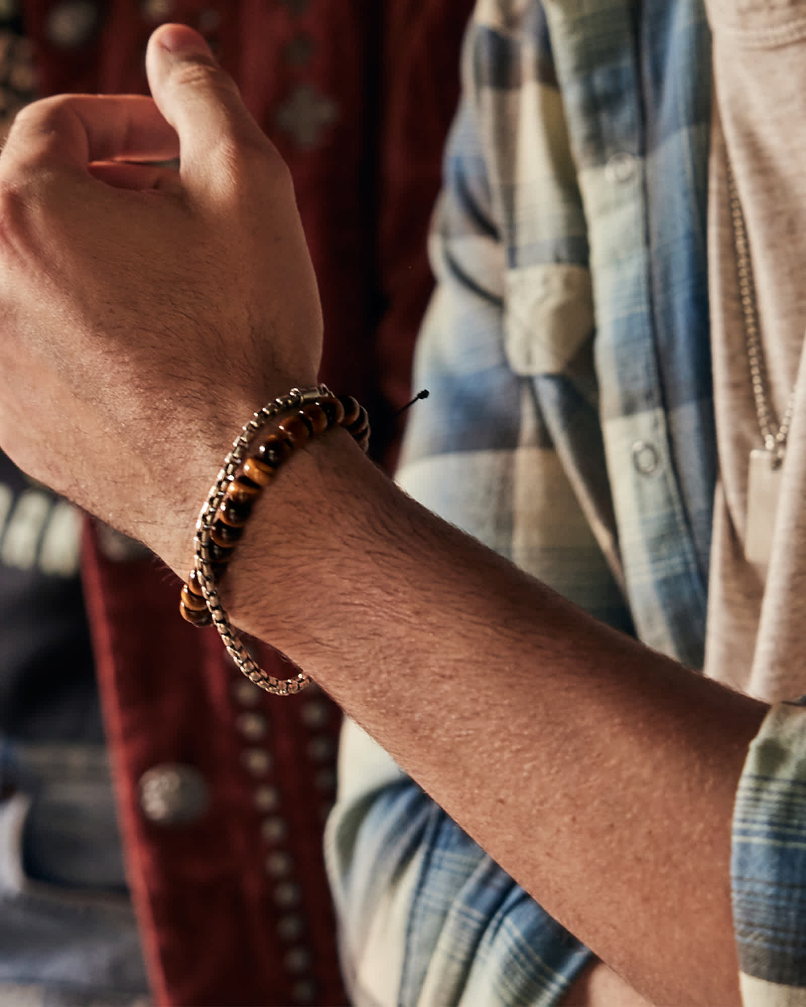 cade-oxidized-sterling-silver-bracelet-in-brown-tigers-eye-kendra-scott