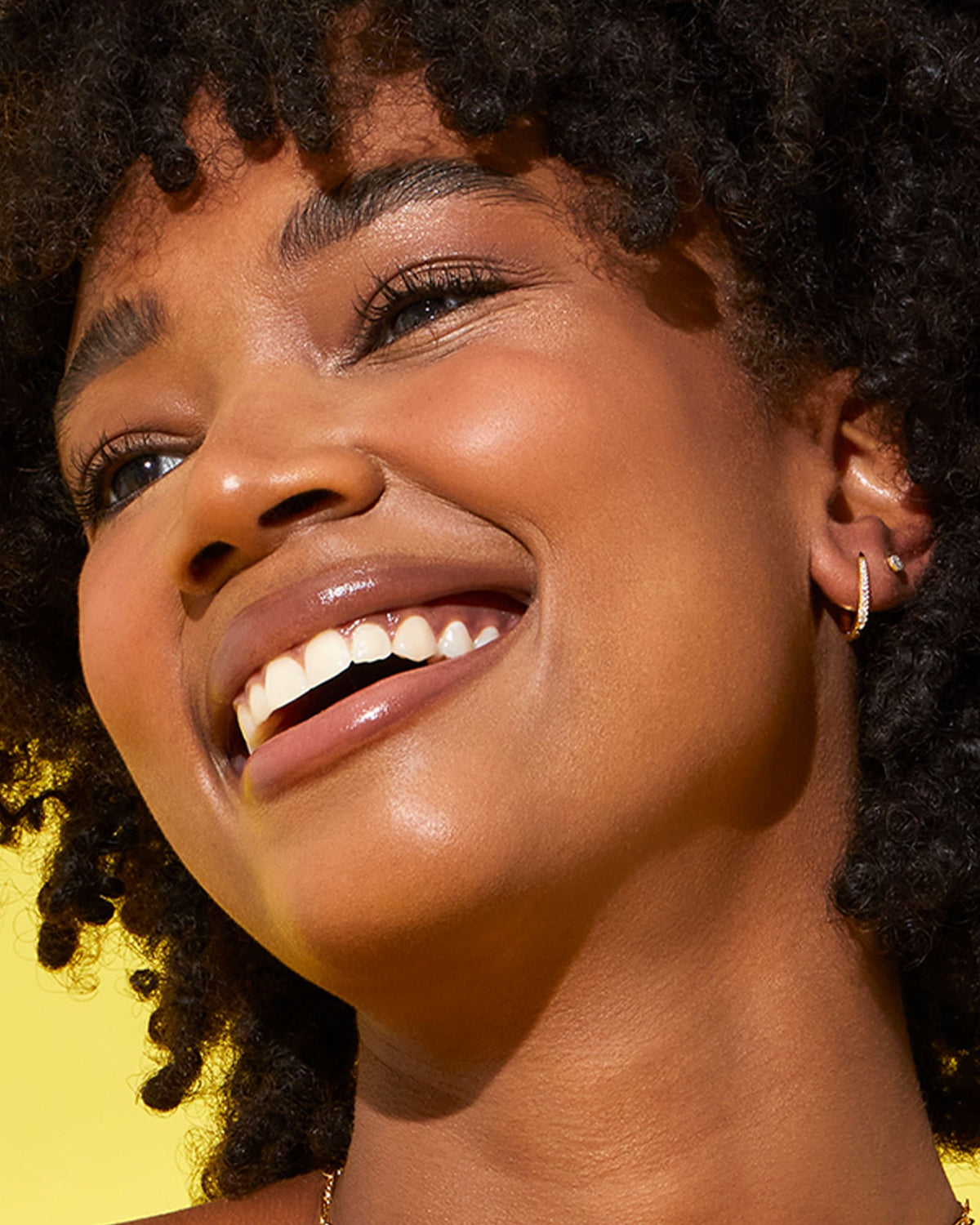 ellen-luxe-18k-gold-vermeil-huggie-earrings-in-white-swarovski