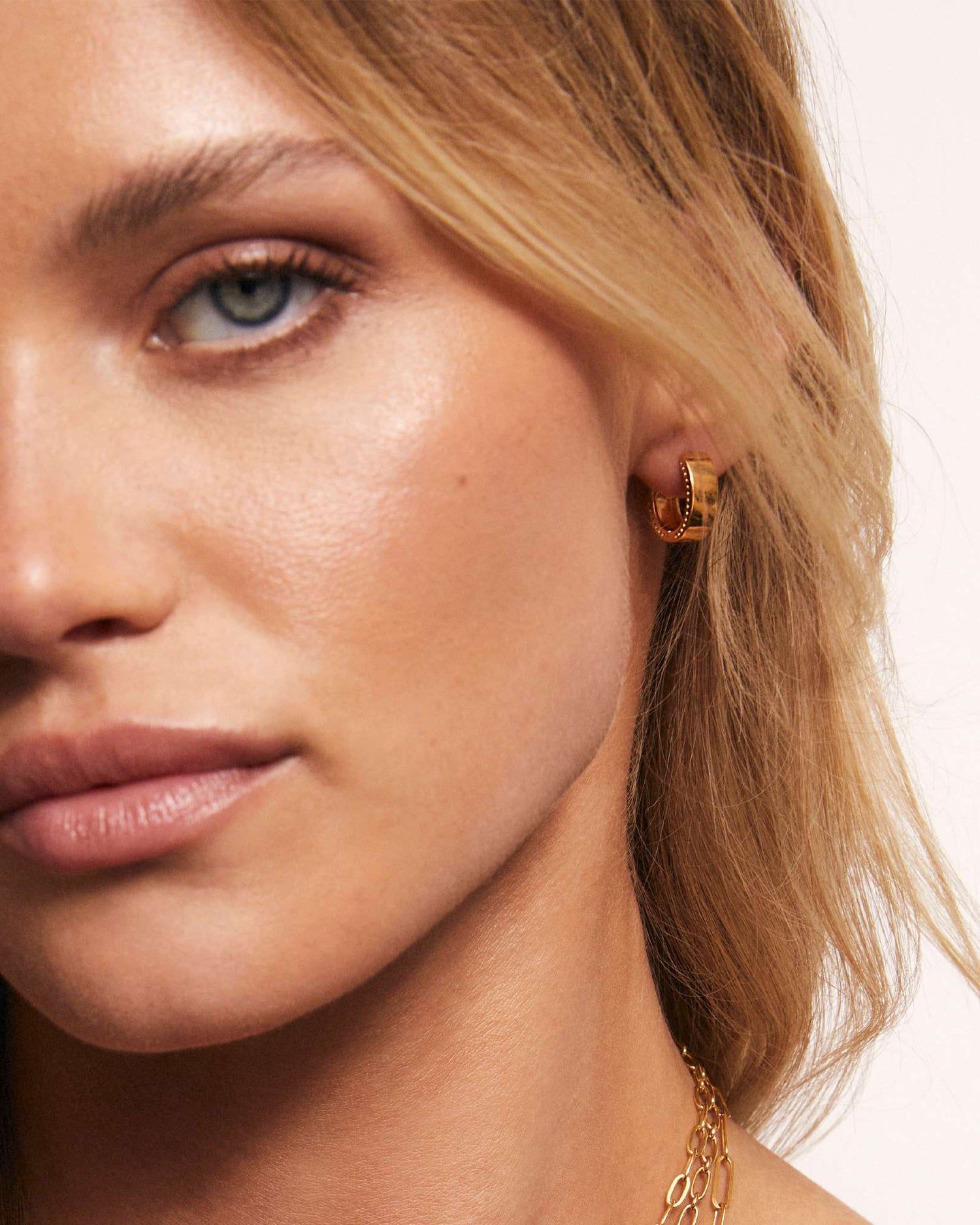 flat-small-14mm-hoop-earrings-in-18k-gold-vermeil-swarovski
