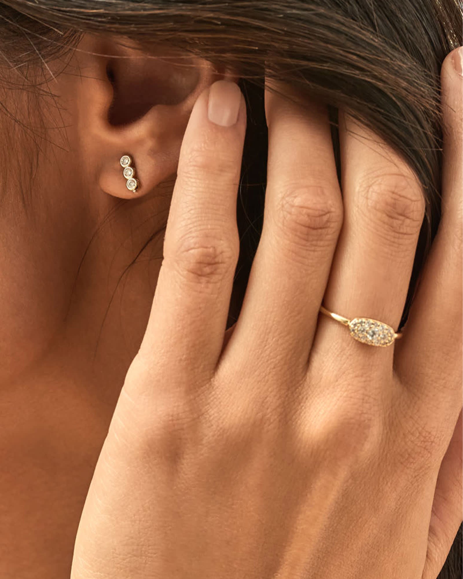 grayson-gold-band-ring-in-white-swarovski