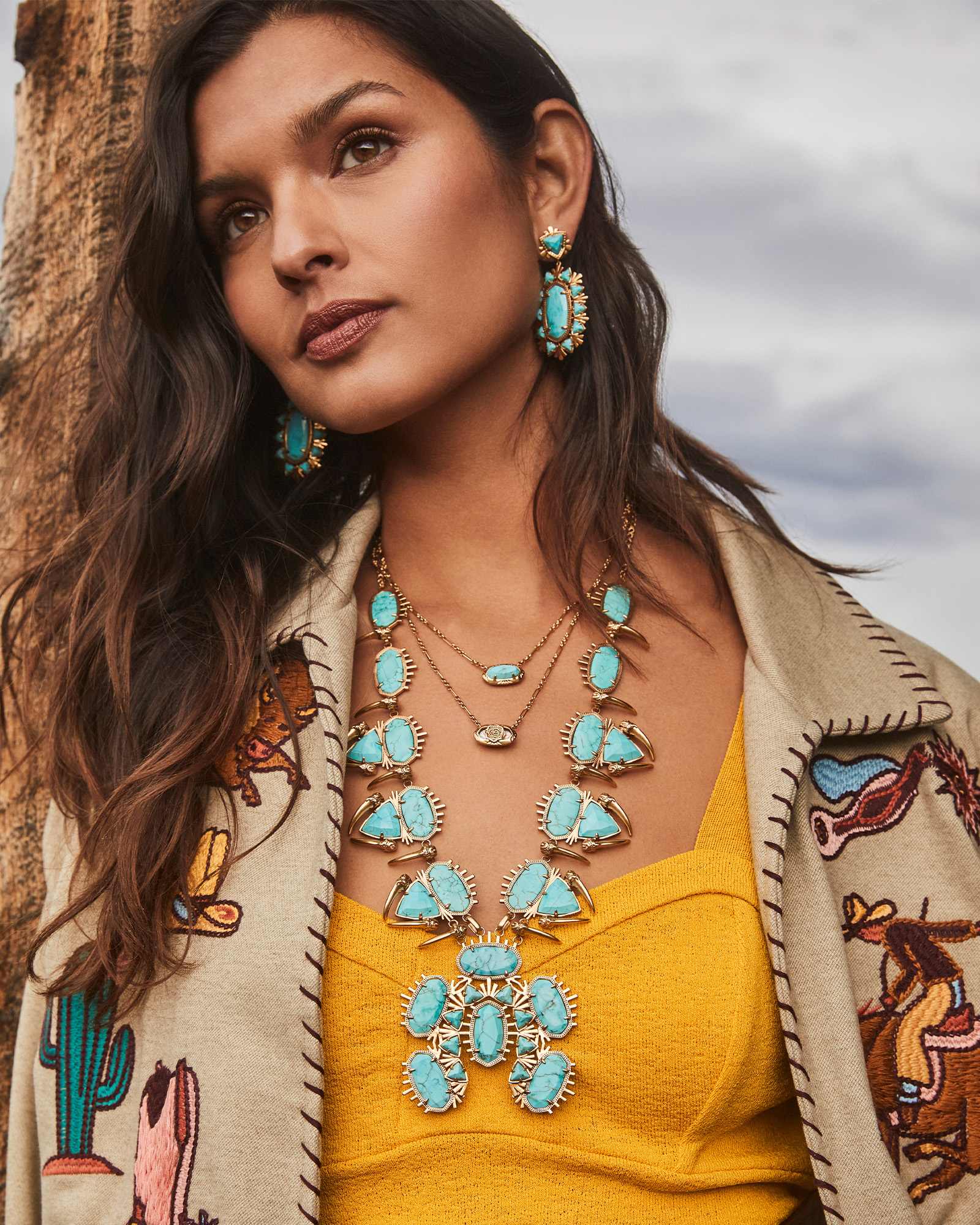 odessa-vintage-gold-statement-necklace-in-variegated-turquoise-magnesite-kendra-scott