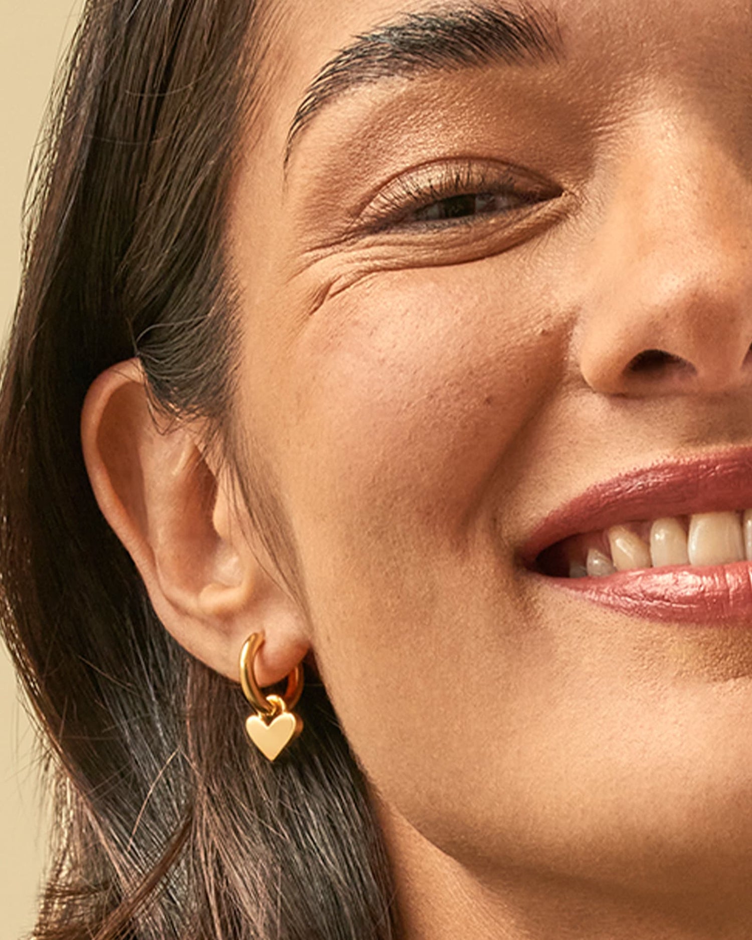 heart-padlock-huggie-earrings-in-18k-gold-vermeil-swarovski