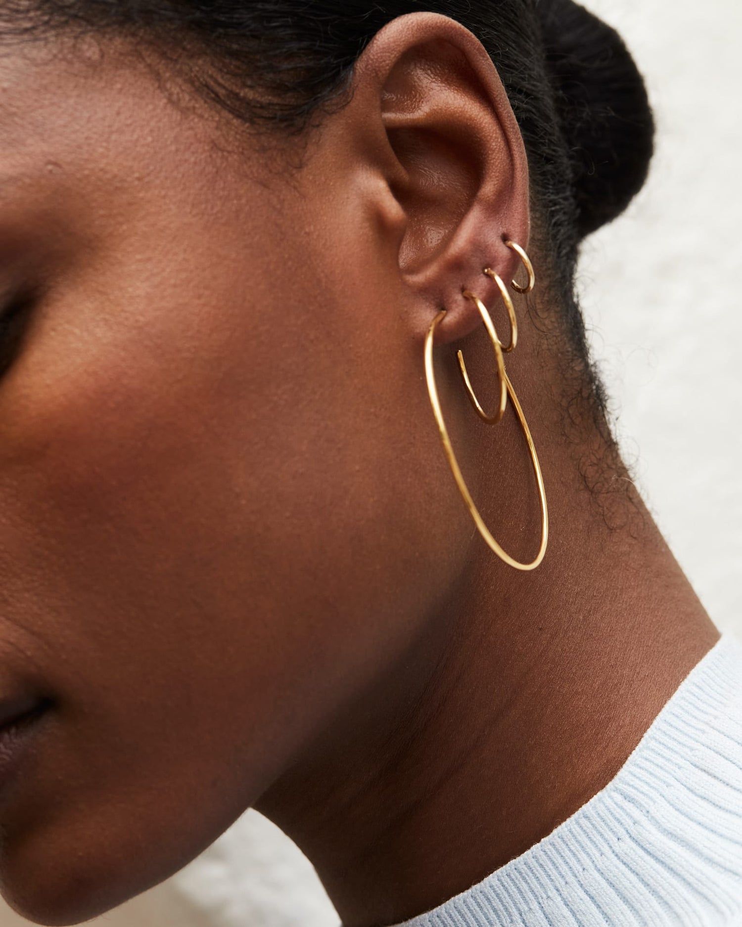 keeley-13mm-huggie-earrings-in-18k-gold-vermeil-swarovski