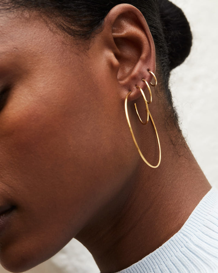 keeley-13mm-huggie-earrings-in-18k-gold-vermeil-swarovski
