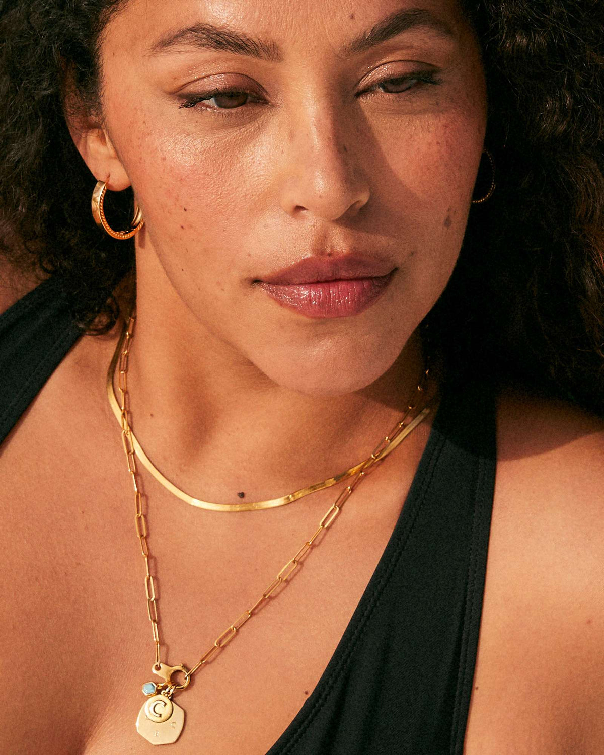 letter-c-coin-charm-in-18k-gold-vermeil-kendra-scott