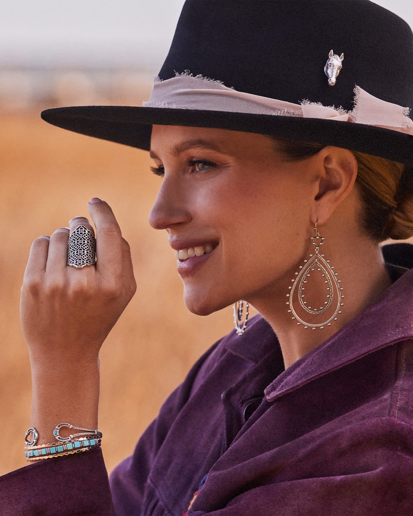 Noble Vintage Silver Horseshoe Cuff Bracelet in Variegated Dark Teal M