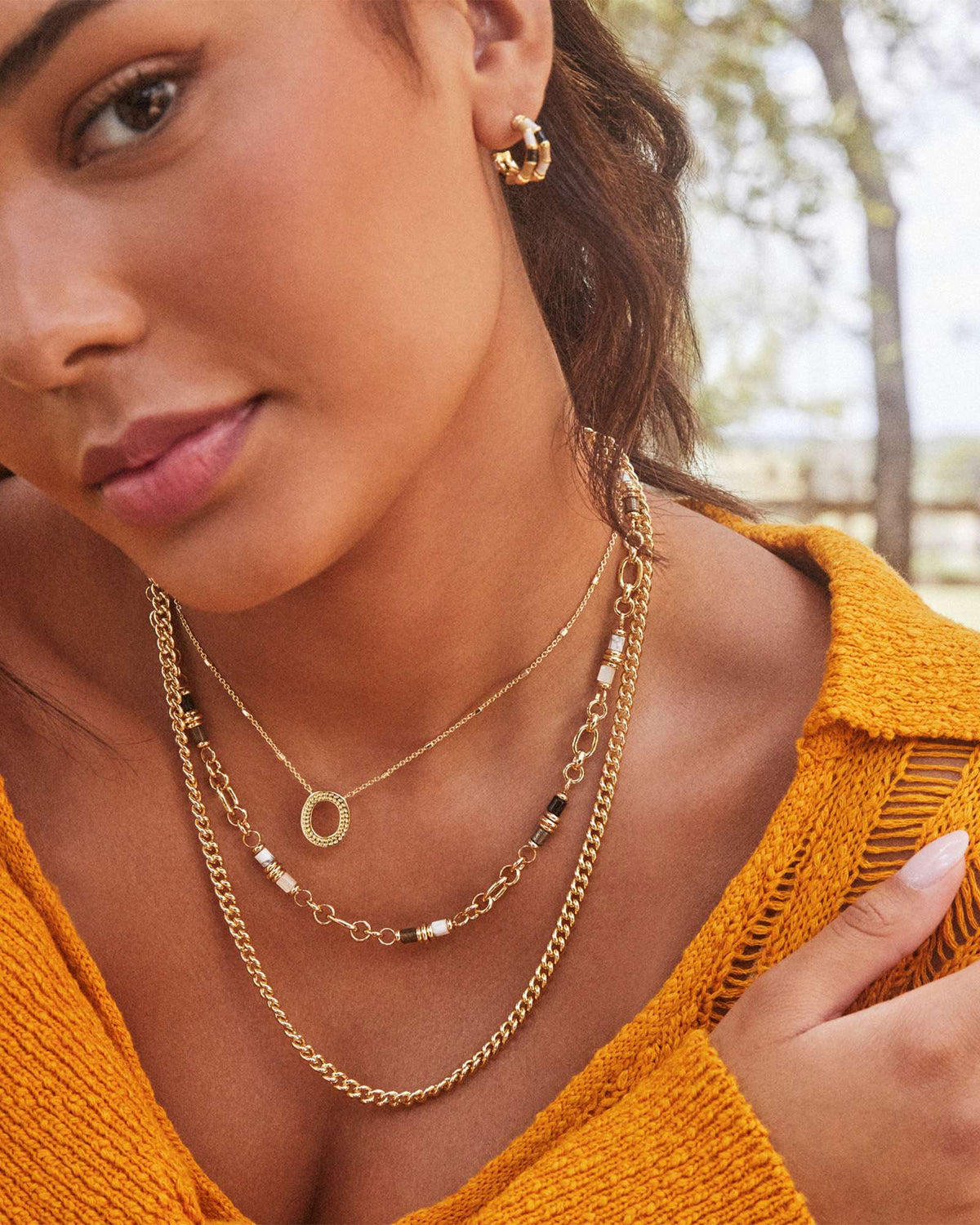 letter-o-pendant-necklace-in-gold