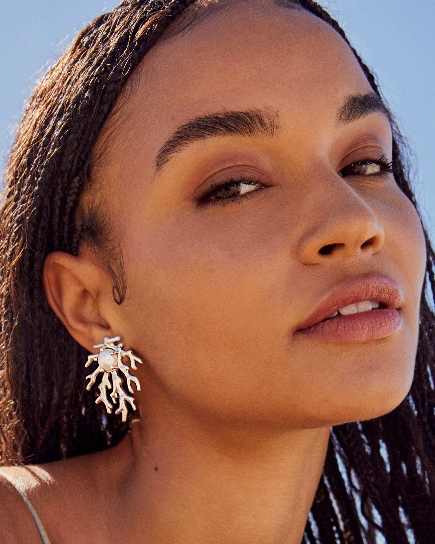 shea-statement-stud-earrings-in-vintage-silver-kendra-scott