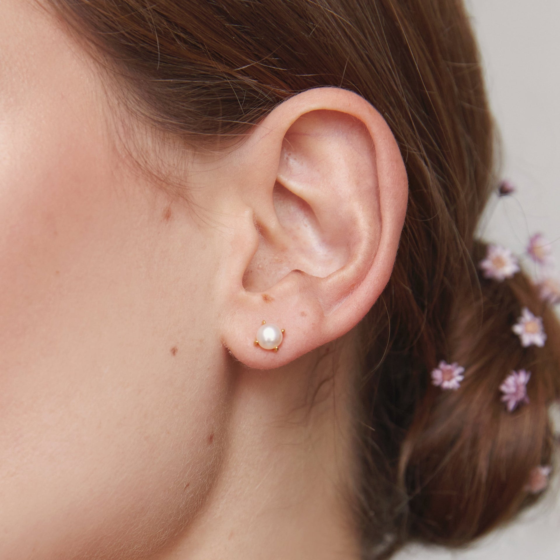 Lilah Pearl Studs Gold