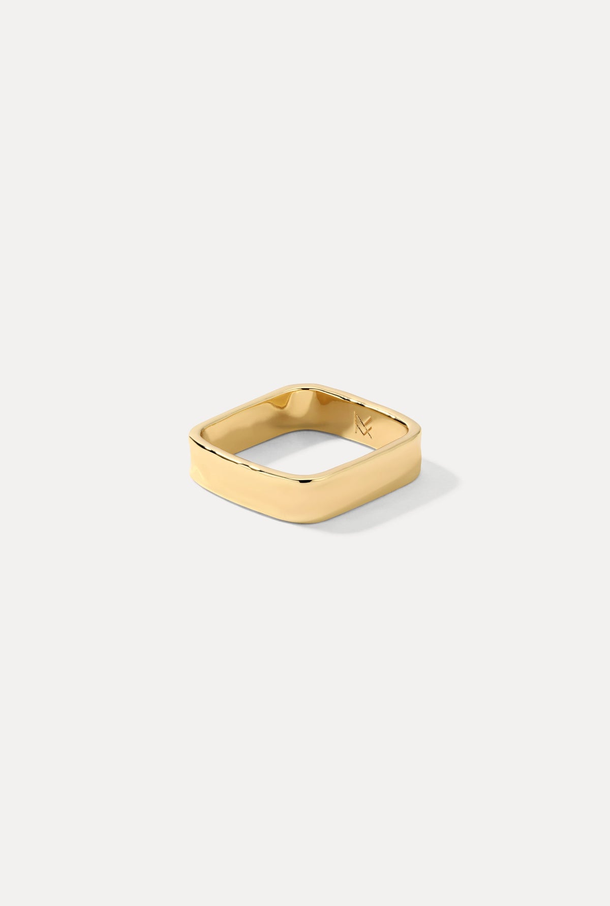Mae Ring