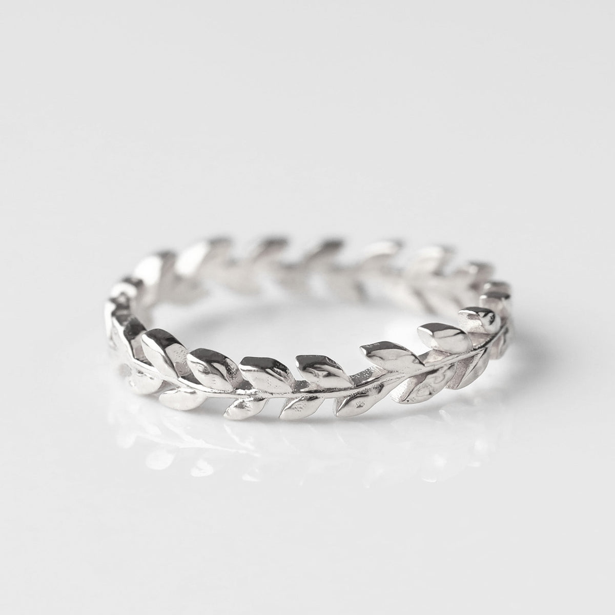 Laurel Leaf Stacking Band