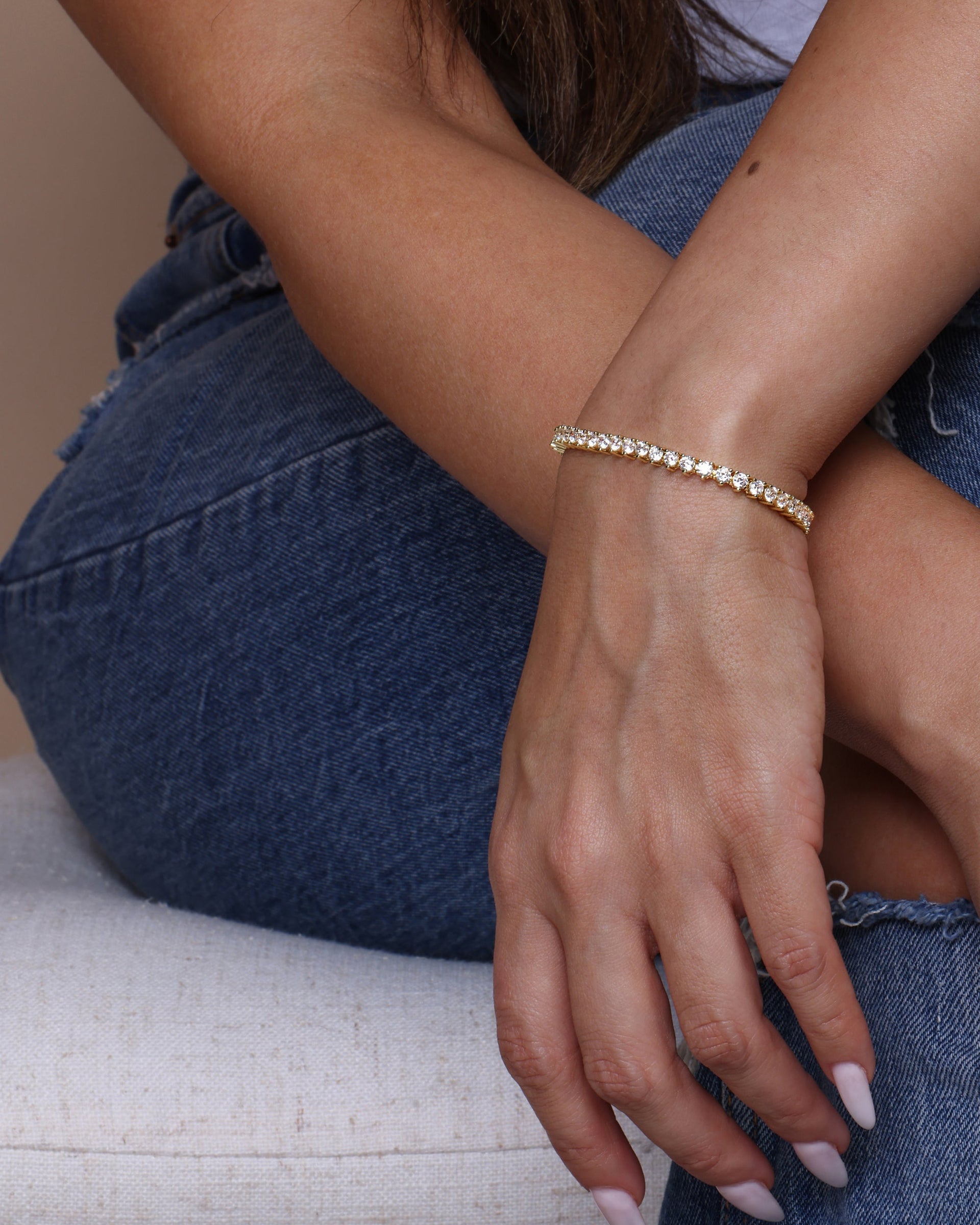 not-your-basic-tennis-bracelet-in-gold-and-white-diamondettes