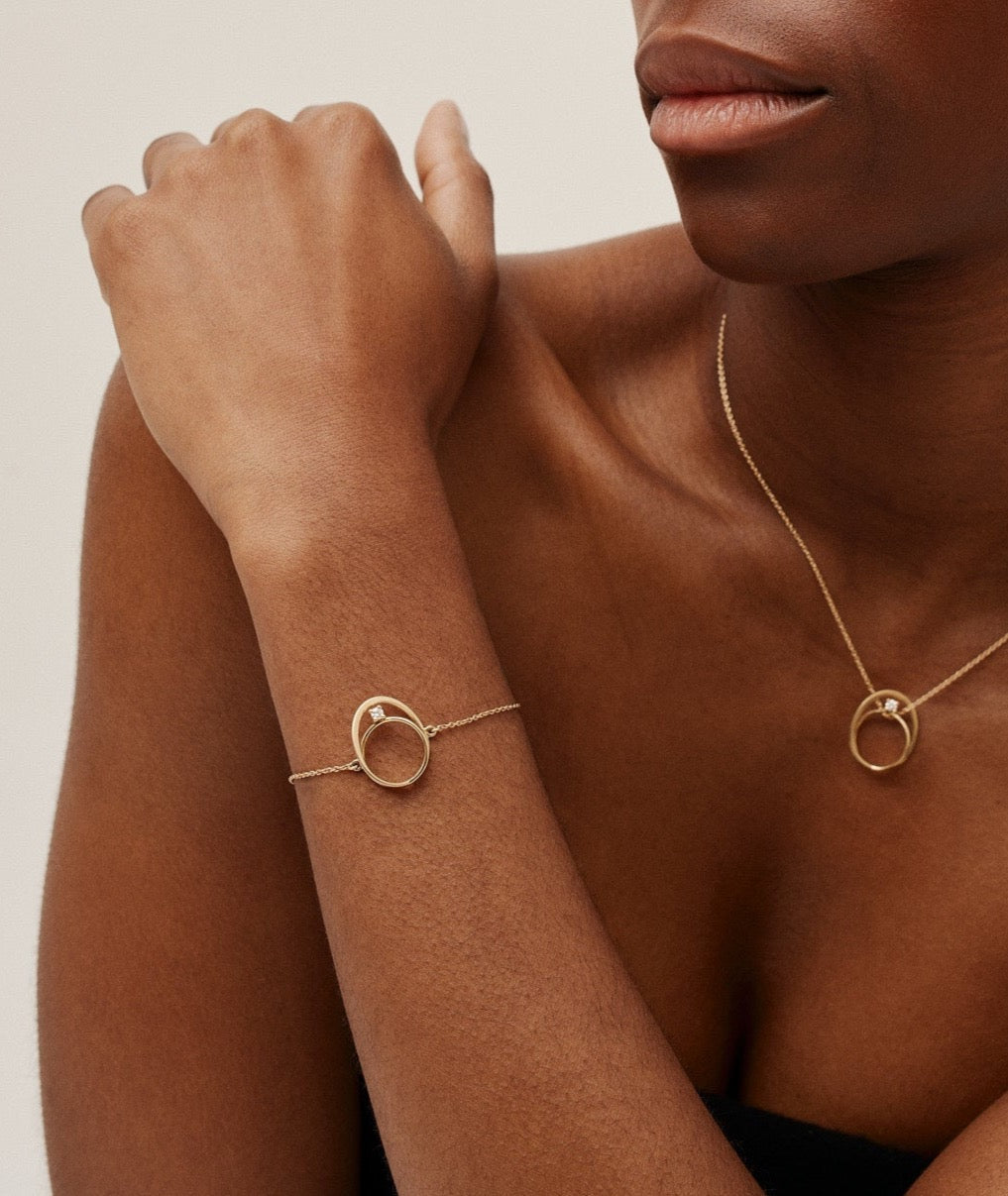 MOON ELLIPSE DIAMOND BRACELET