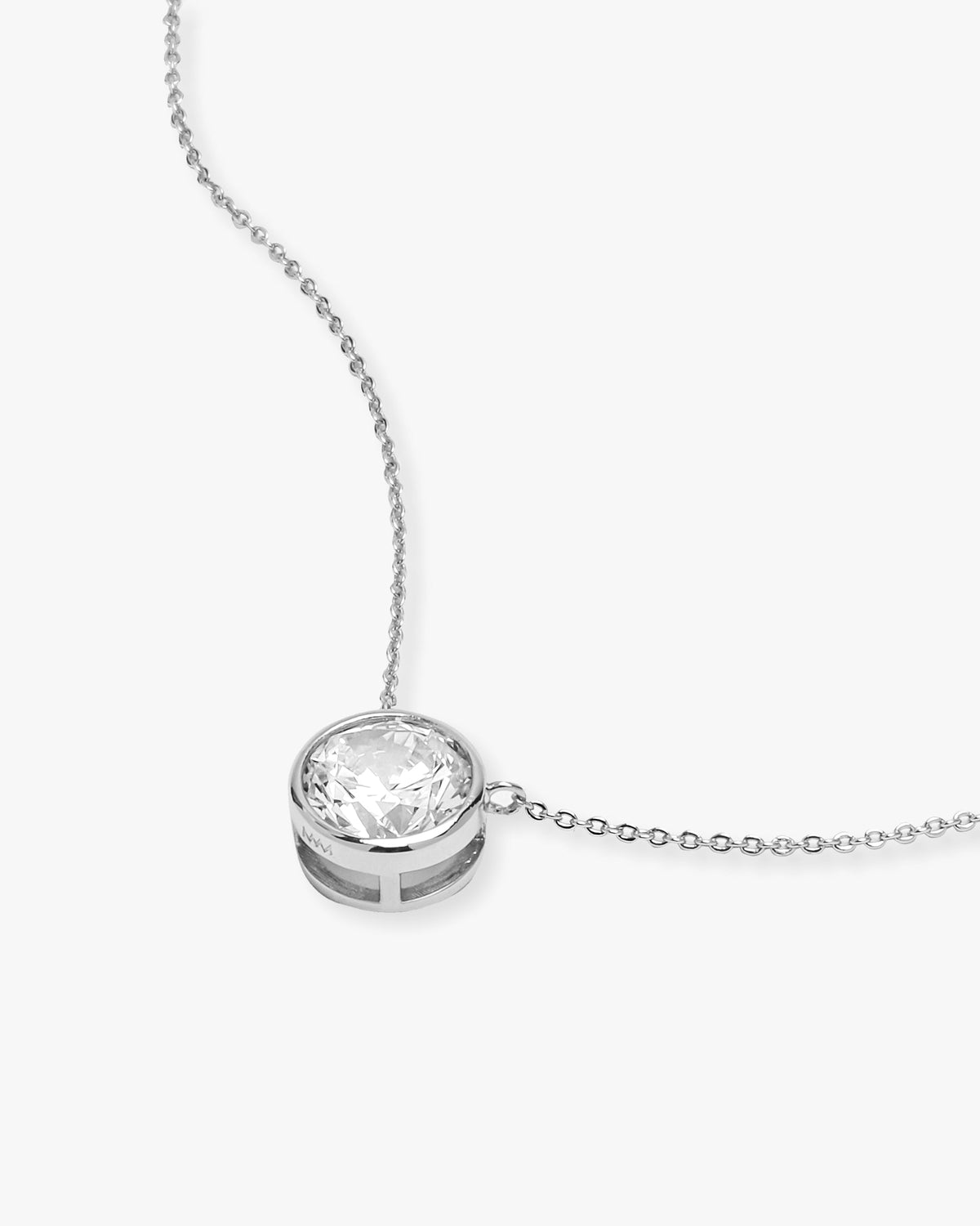 mama-baroness-pendant-in-silver-and-white-diamondettes