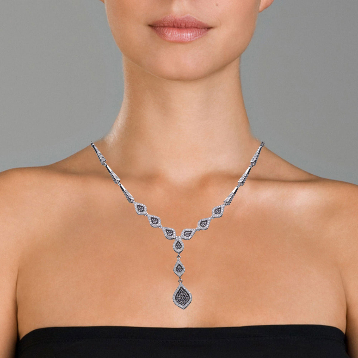 Élise Teardrop Pavé Pendantes Necklace