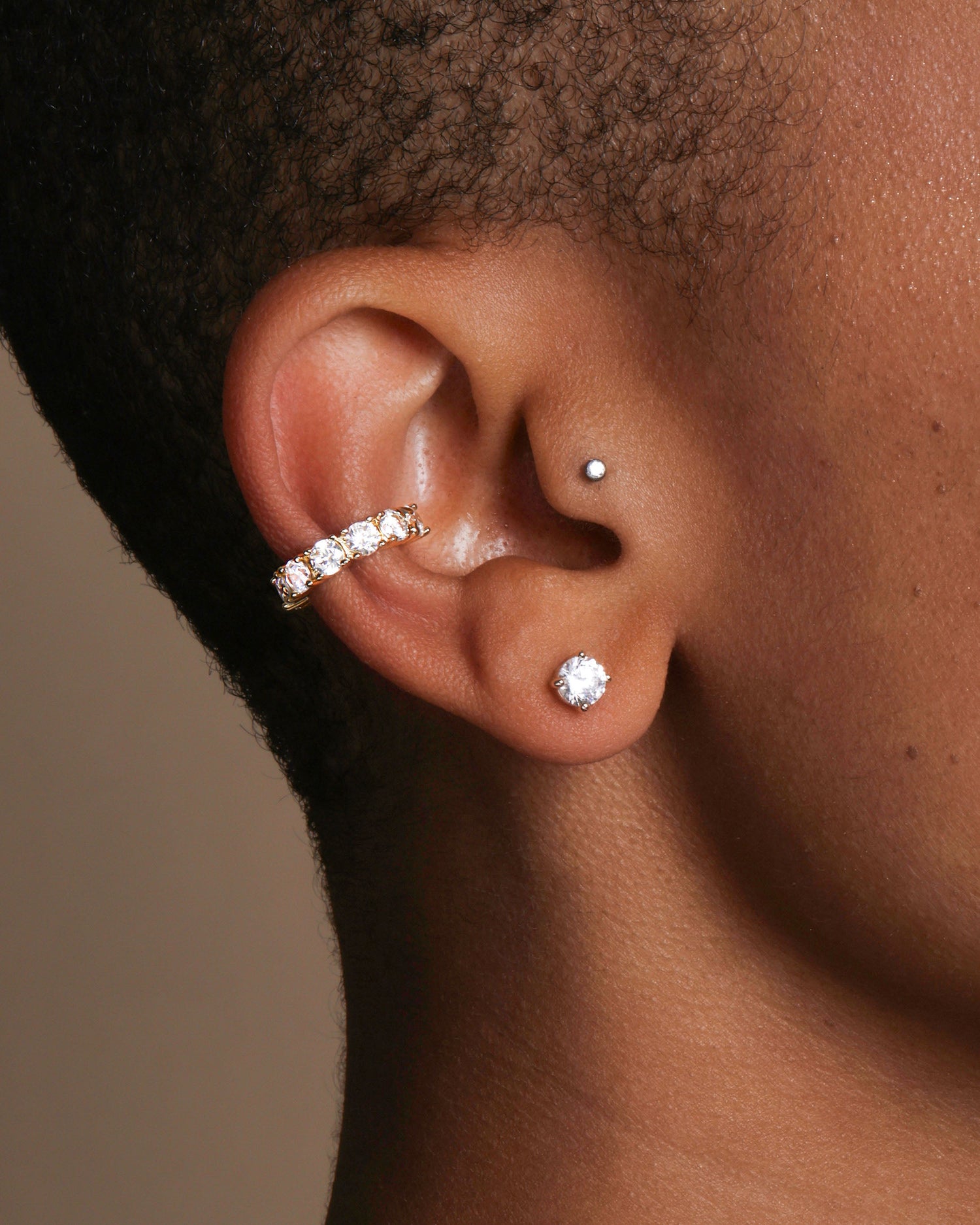 oh-she-fancy-ear-cuff-in-gold-and-white-diamondettes