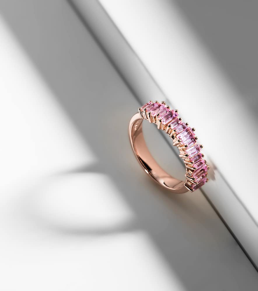 18kt rose gold ring with sapphires