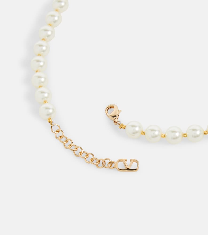 VLogo faux pearl necklace