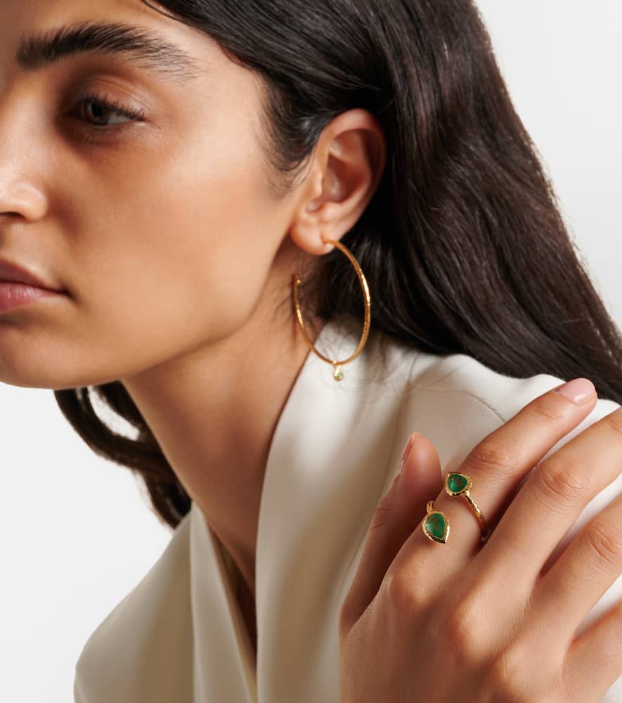Moi and Toi 18kt gold ring with emeralds