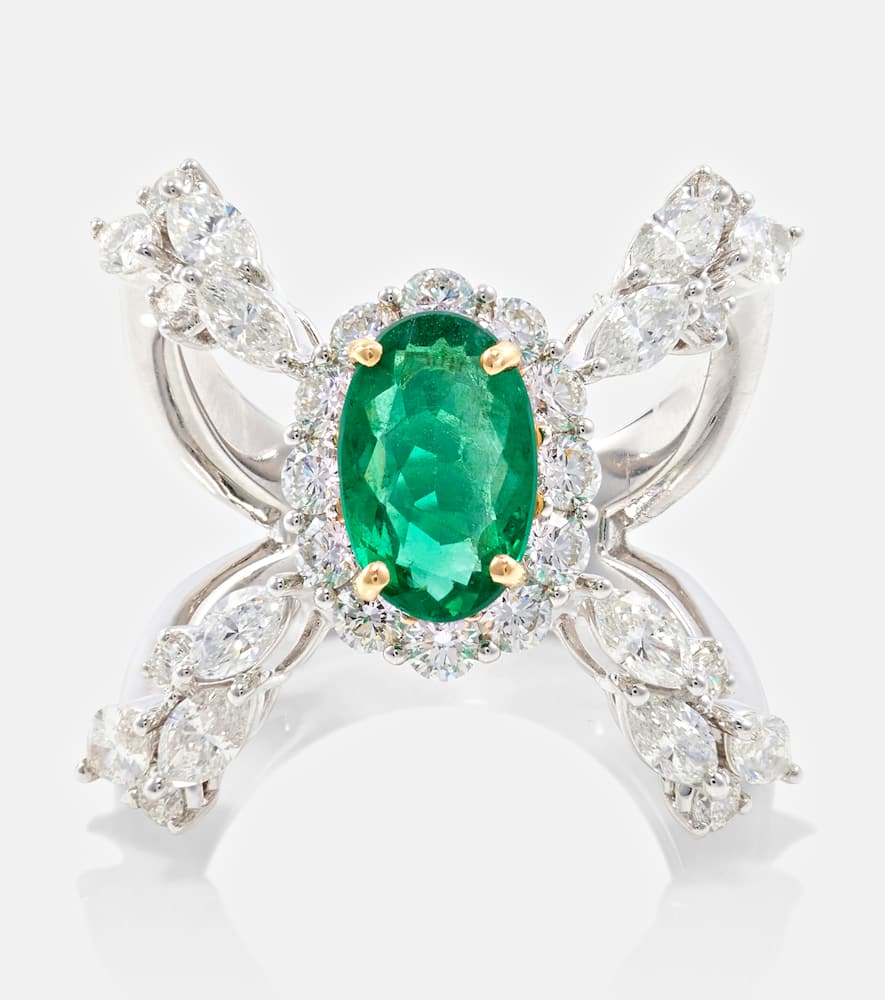 Reign Supreme 18kt white gold ring with diamonds and emeralds