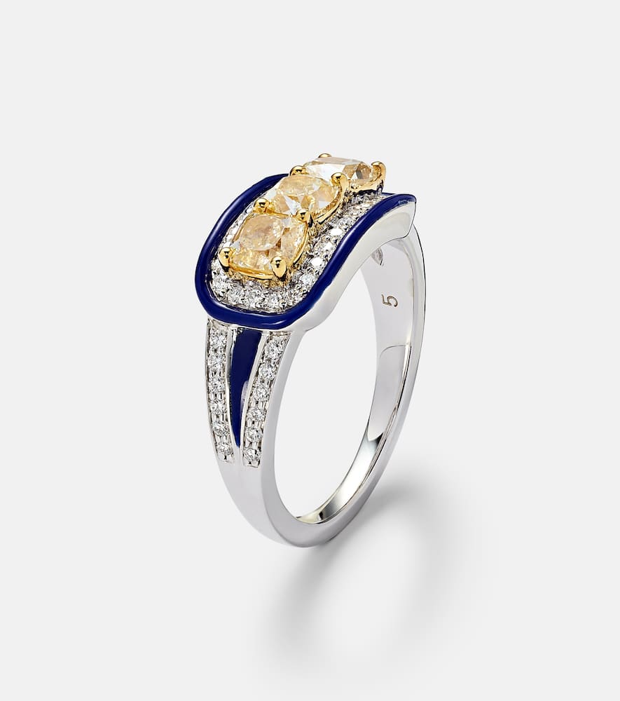 Trio Cushion 18kt white gold pinky ring with diamonds