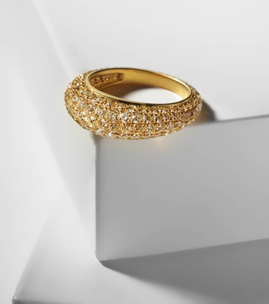 18kt gold ring with diamonds