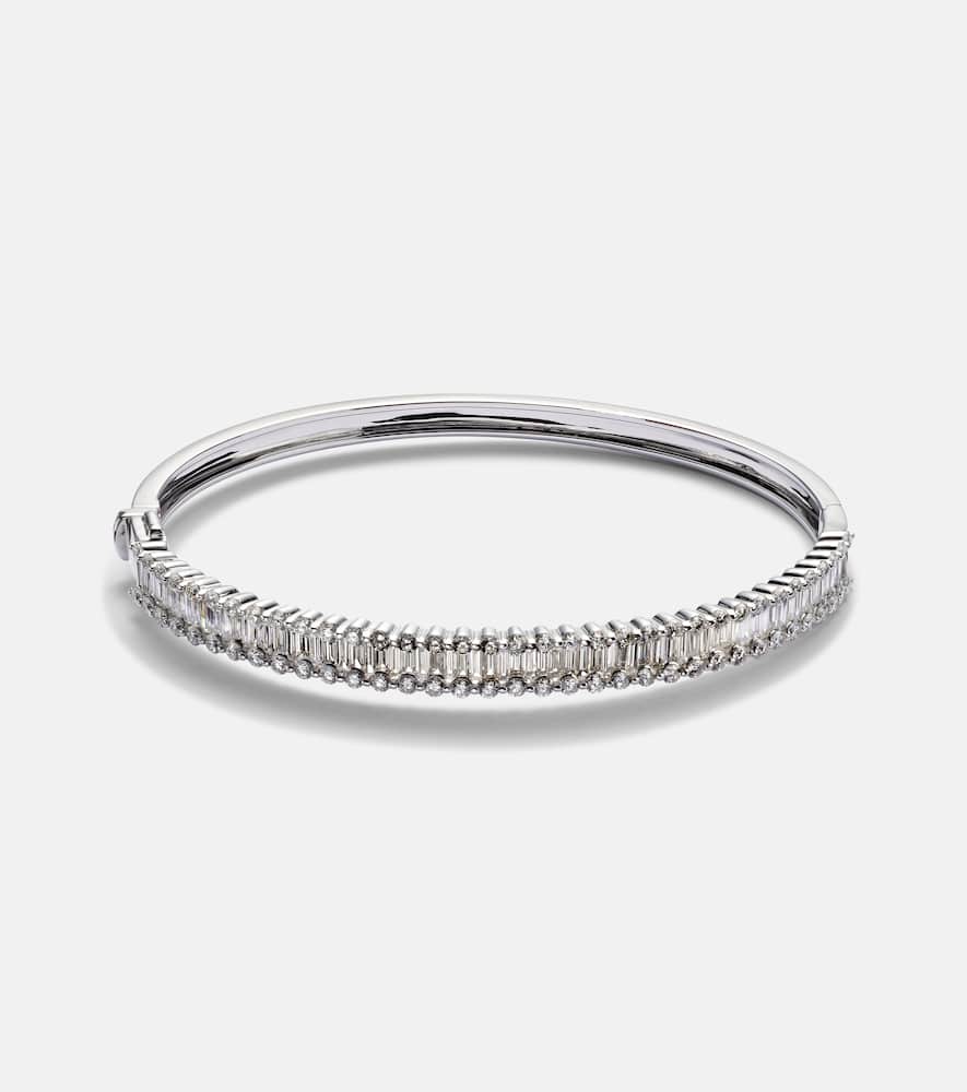 18kt white gold bangle with diamonds