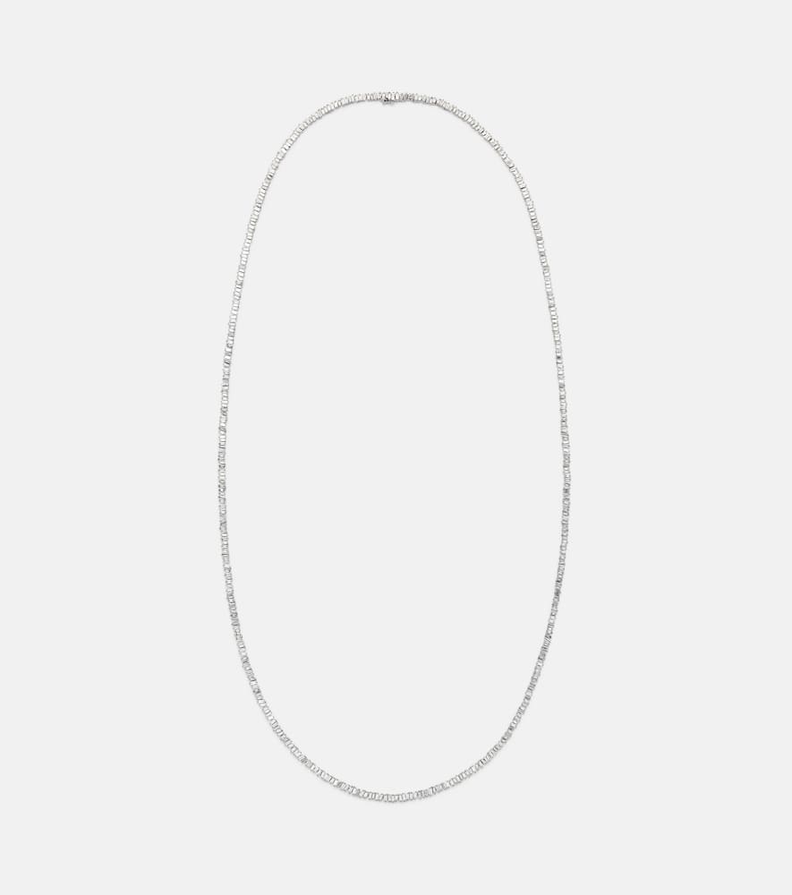 Classic 18kt white gold with diamonds