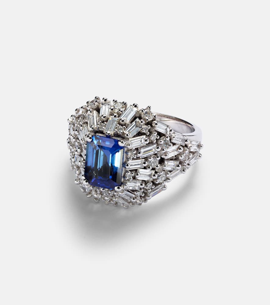 18kt white gold ring with sapphire and diamonds