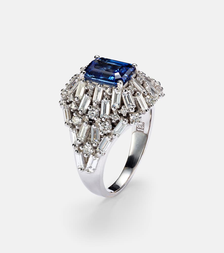 18kt white gold ring with sapphire and diamonds