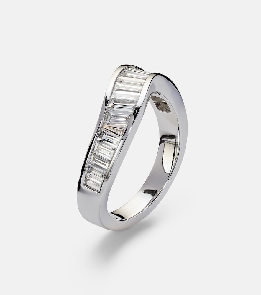 Wave 18kt white gold ring with diamonds