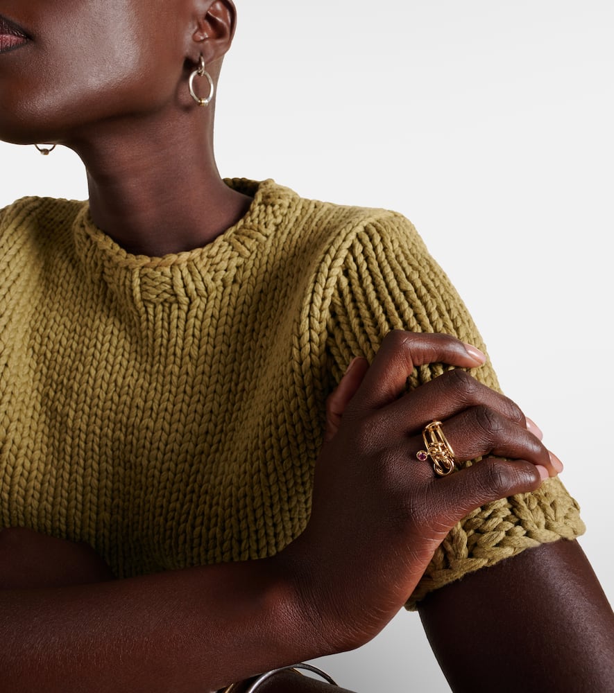 Piera 18kt gold linked rings with sapphire