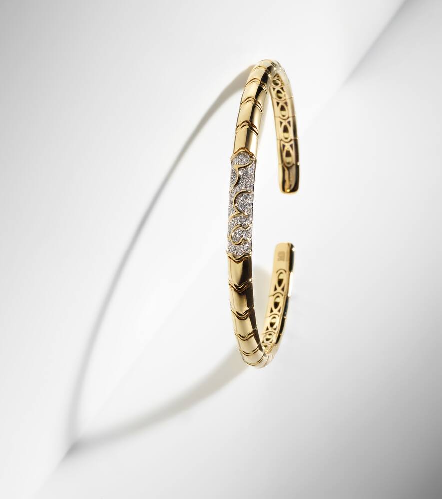 Ondine 18kt gold bangle with diamonds