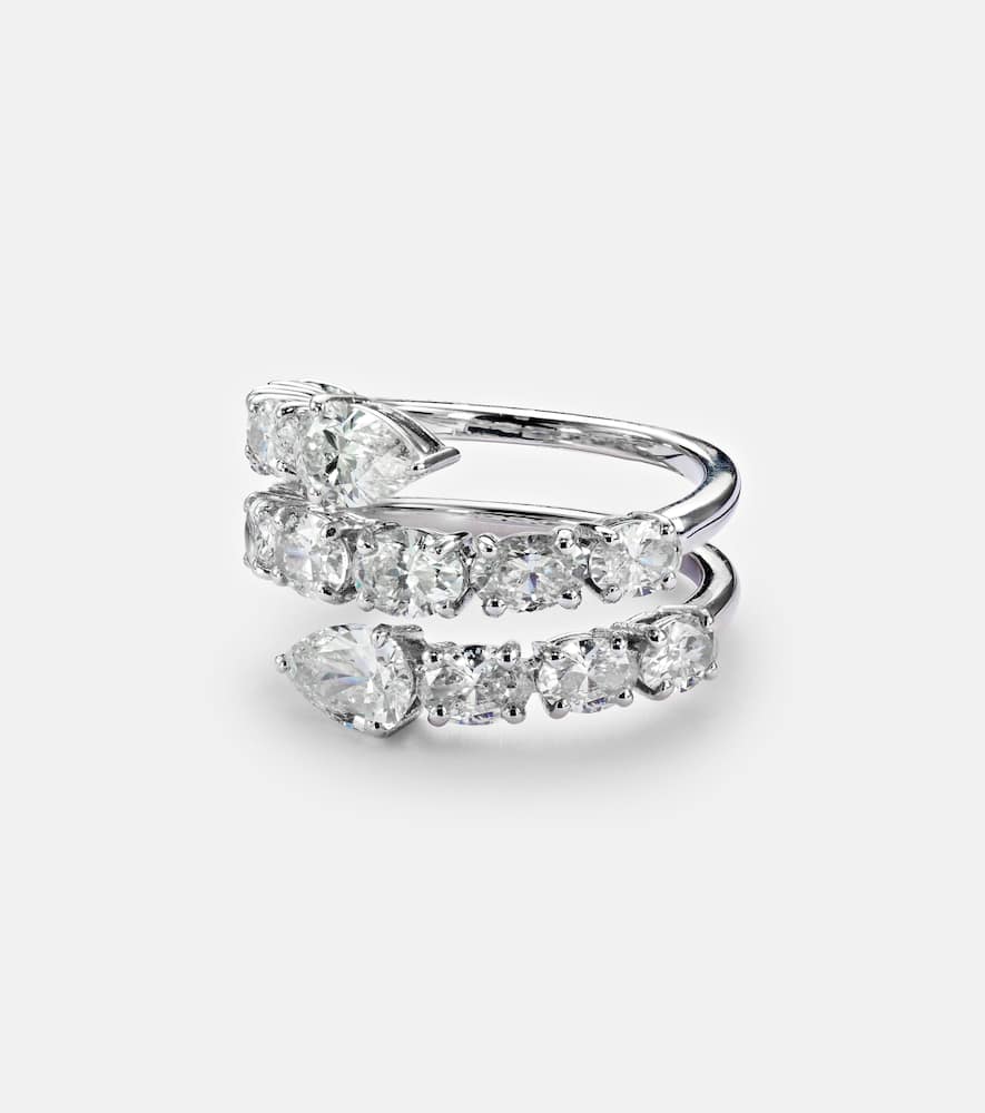 18kt white gold ring with diamonds