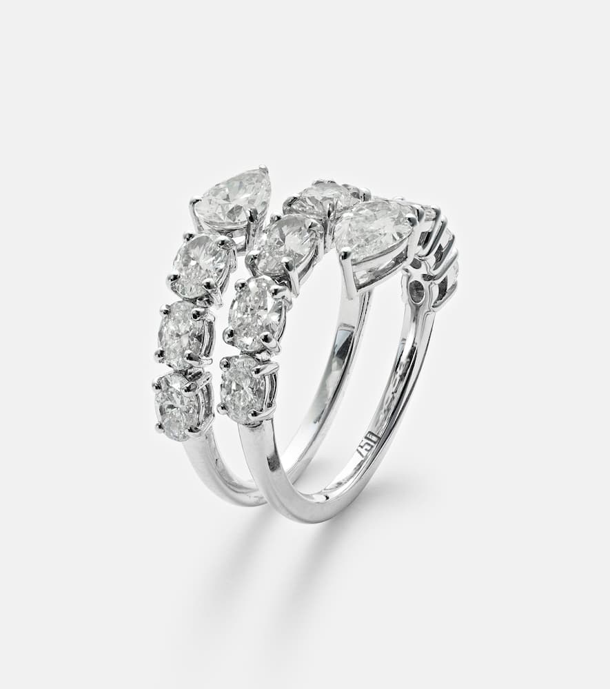 18kt white gold ring with diamonds