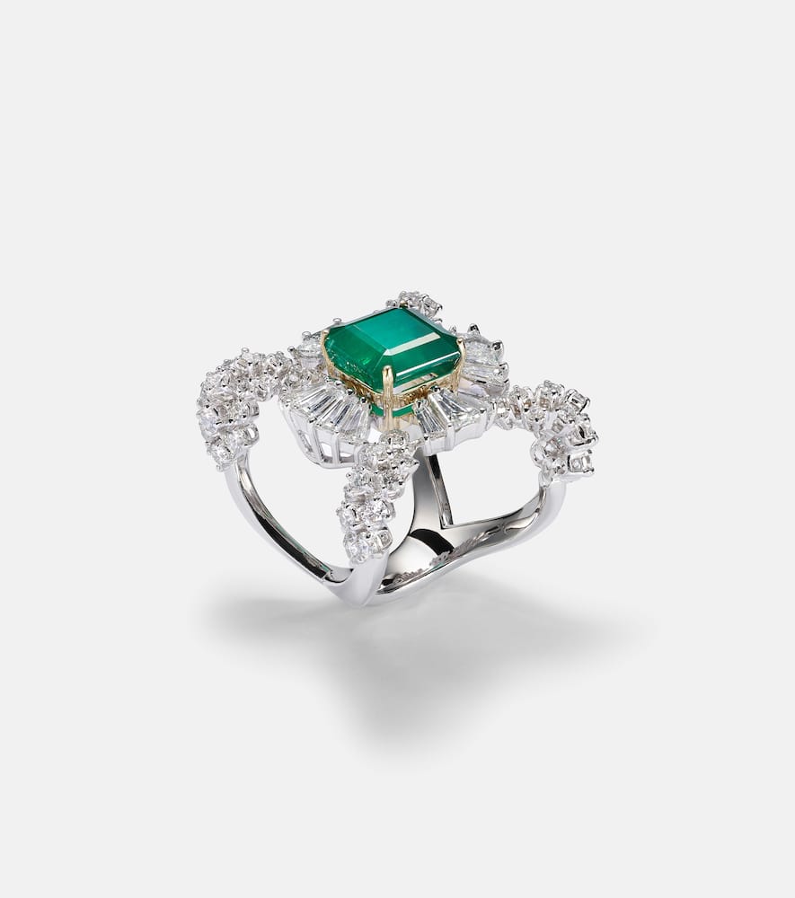 Reign Supreme 18kt white gold ring with emerald and diamonds