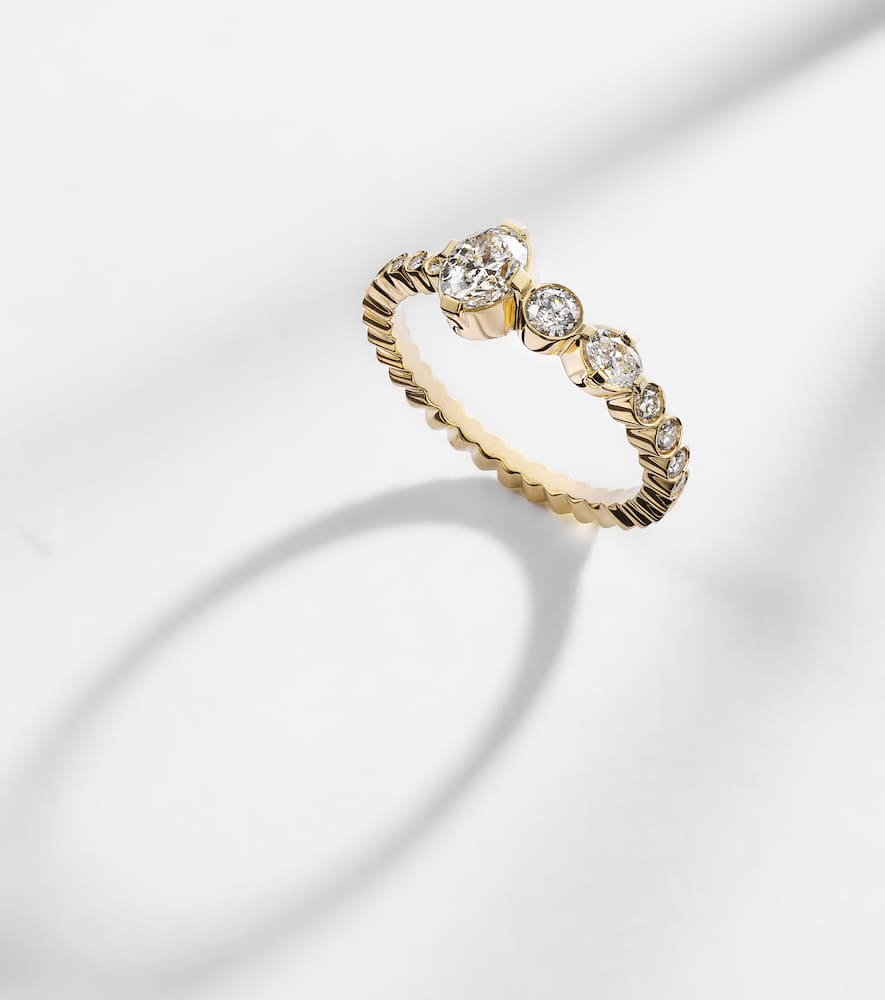 Ensemble De Sky 18kt gold ring with diamonds