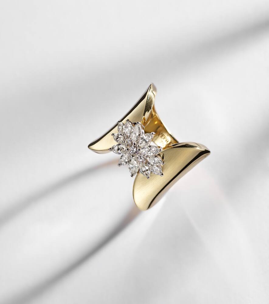 Golden Strada 18kt gold ring with diamonds