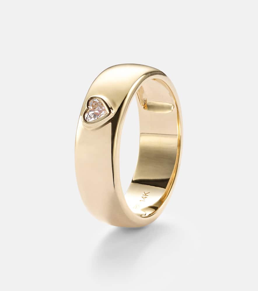 14kt gold ring with diamonds