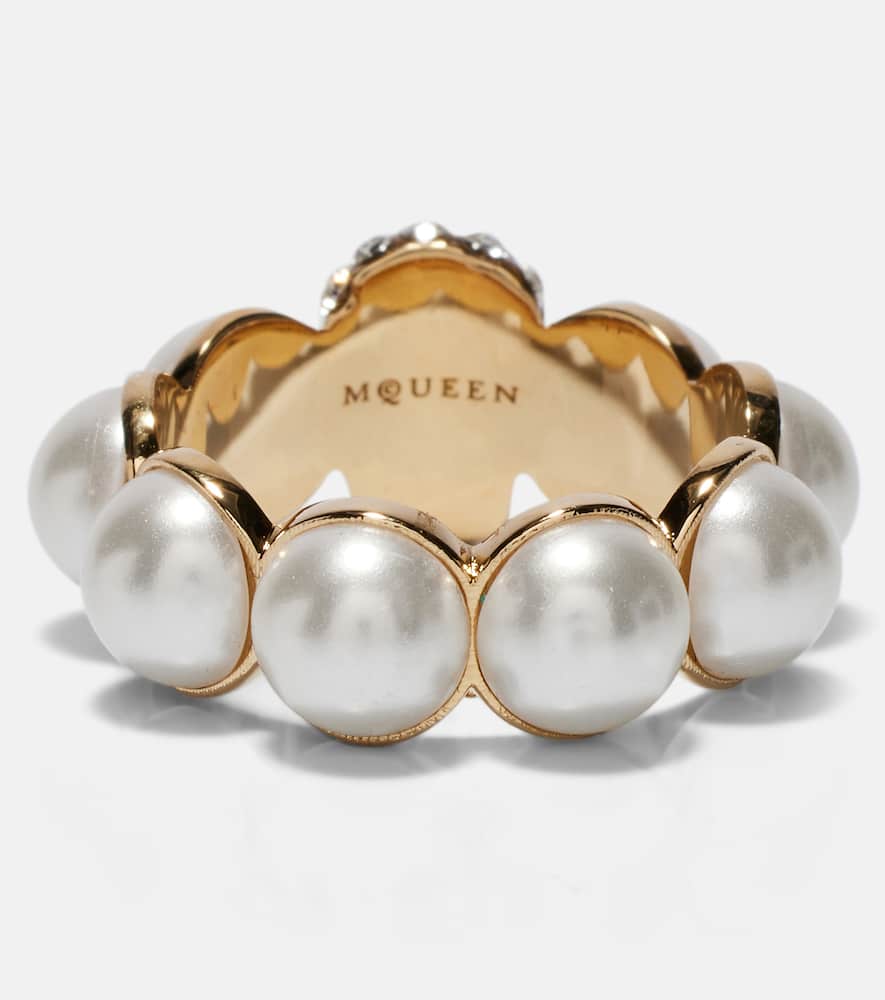 Skull embellished ring