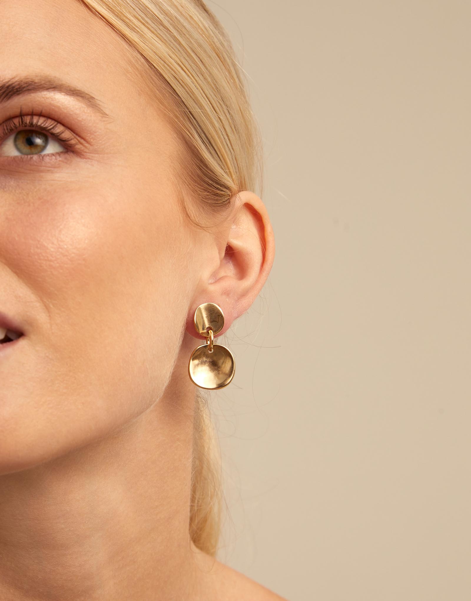 Circle drop earrings