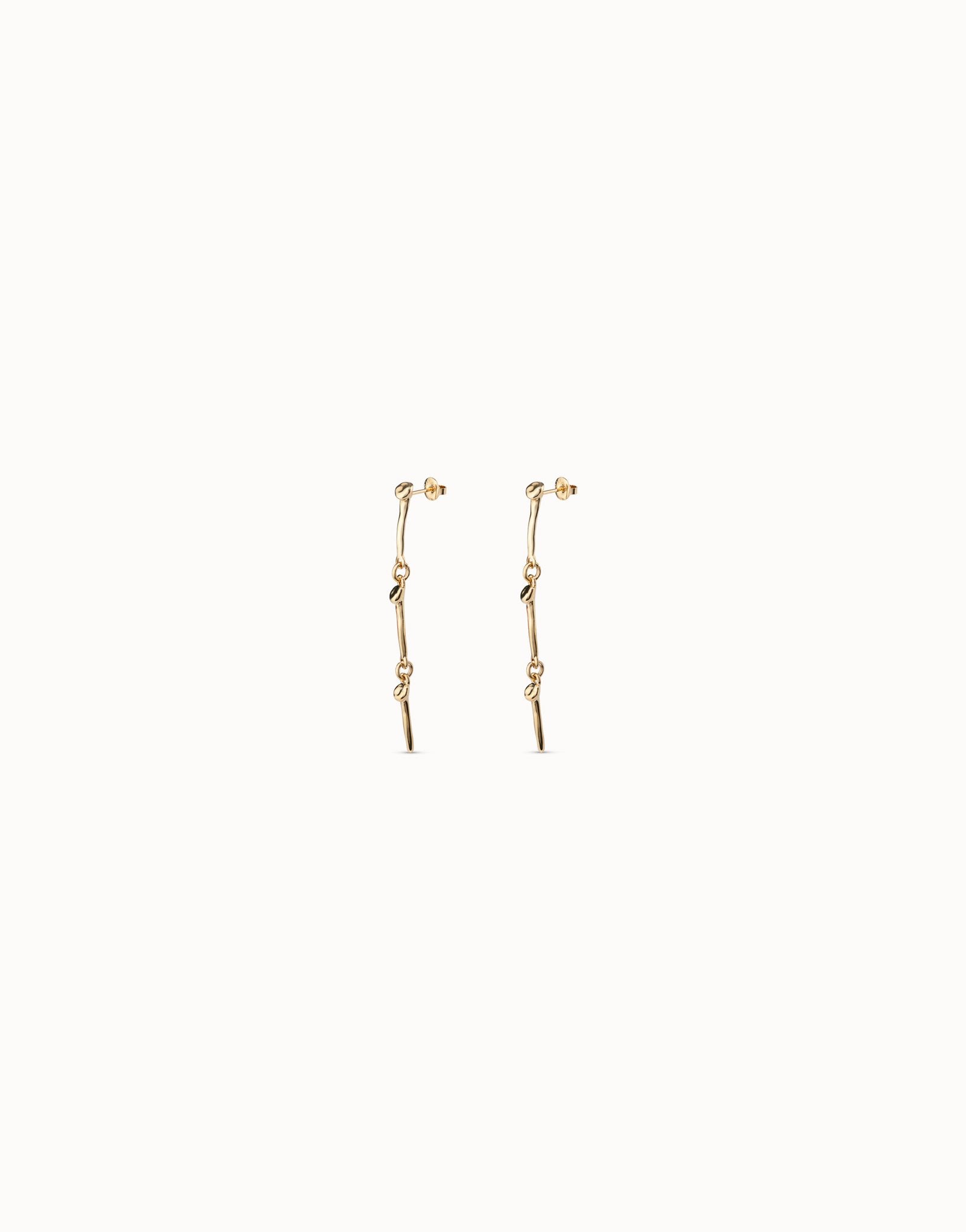 Drop eearrings with the iconic UNOde50 nail