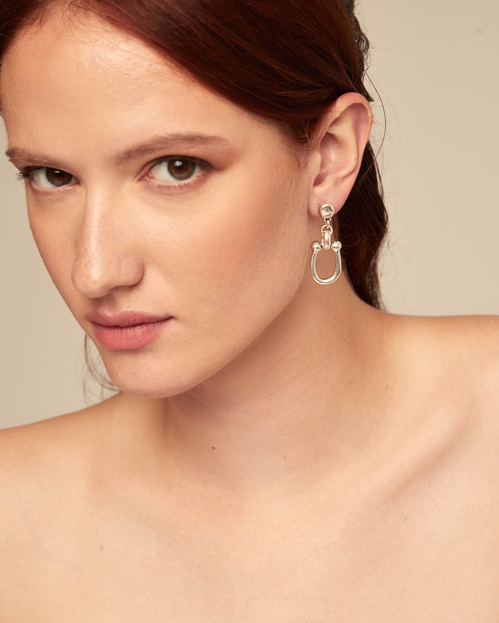 Drop earrings with medium sized link