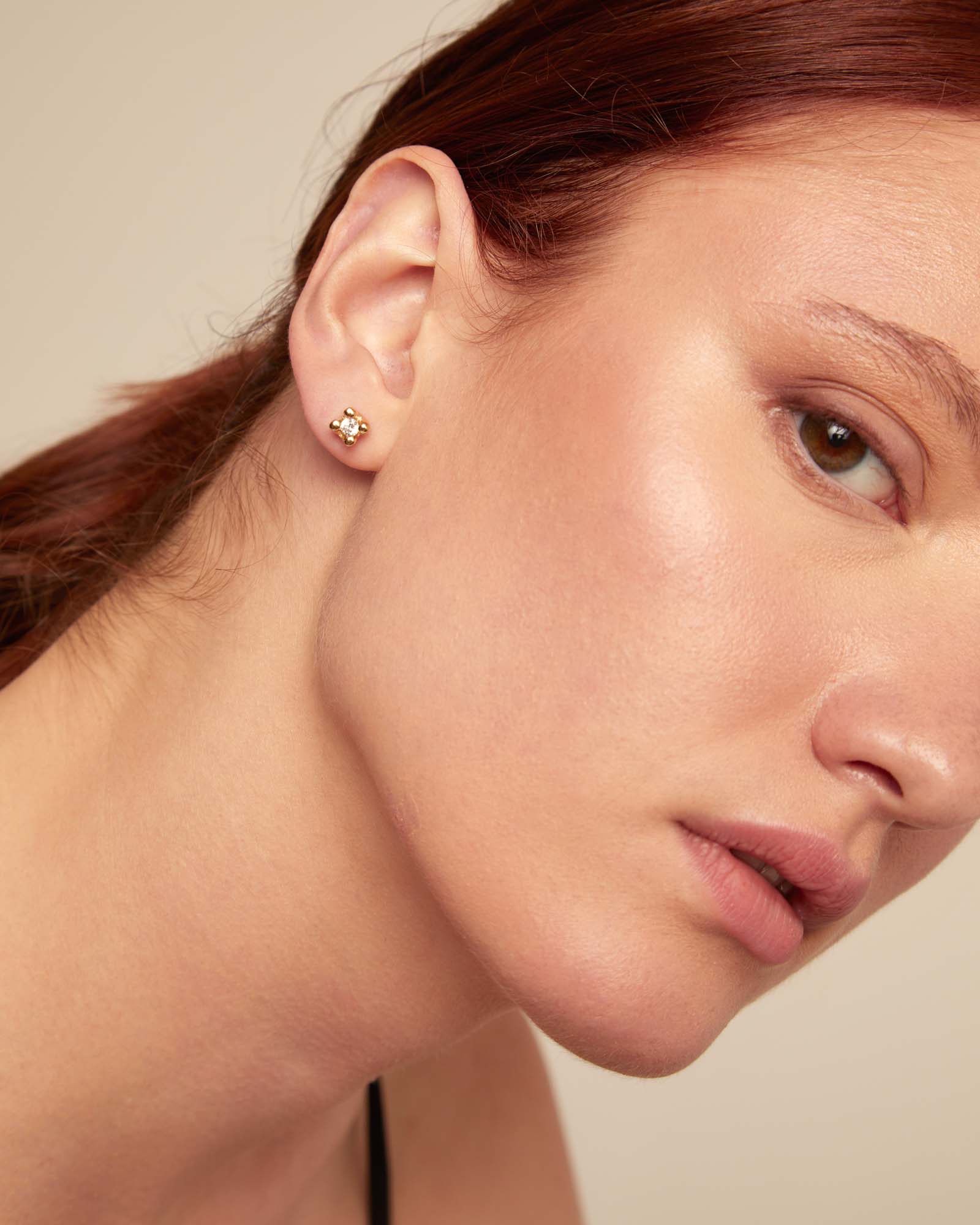 Stud earrings with white cubic zirconia